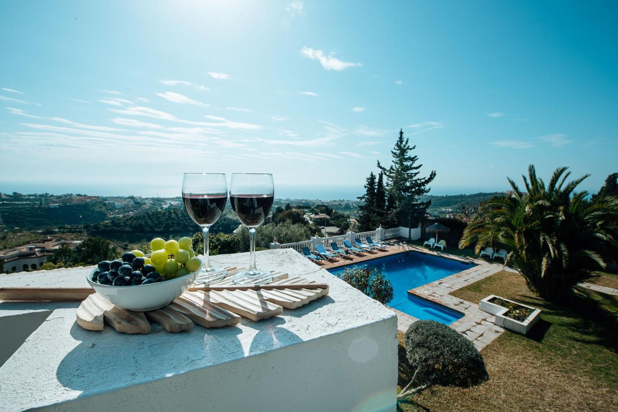 Gran Villa Con Vistas Al Mar Y Piscina Privada Málaga Eksteriør billede